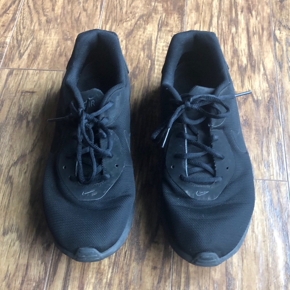 Nike Air Max Oketo Triple Black shoes